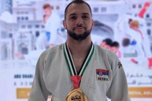 Светски првак у џиу џици Никола Трајковић објединио титуле и додао диплому Електронског факултета