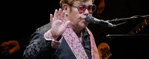 Dobili ih uz pomoć surogat majke i sve vreme ih krili od javnosti: Evo kako izgledaju sinovi Eltona Džona i njegovog muža