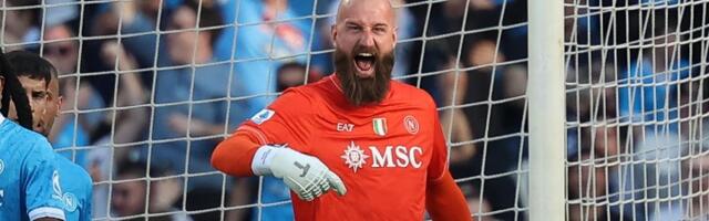 Vanja Milinković Savić održavao Napoli u životu, ali uzalud: Odbranio penal, ništa nije pomoglo (FOTO)