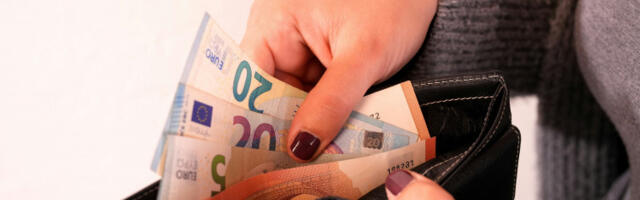 Средњи курс динара за евро данас 117,396