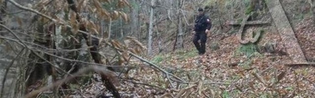 PRONAĐEN NESTALI AVION, NEIZVESNA SUDBINA POSADE! Pripadnici SAJ Republike Srpske na Kozari došli do olupine!