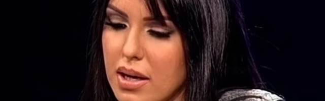 TANJU SAVIĆ OVO ČEKA KAD DOĐE U AUSTRALIJU?! Pevačica je dobila decu na SUDU, a evo kada će moći sa SINOVIMA da se vrati u Srbiju!