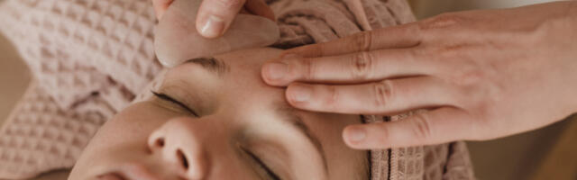 Gua Sha kamen – kako i kada se koristi ova čudesna alatka za lice?