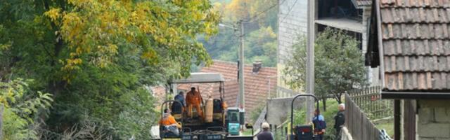 Asfaltiranje u Romanijskoj i Ulici Olge Đurović