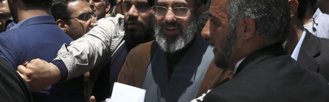 TRAMP POTVRDIO! CIA GA JE NAVODNO OTKRILA! Novi iranski ajatolah Mojtaba Hamenei je gej?