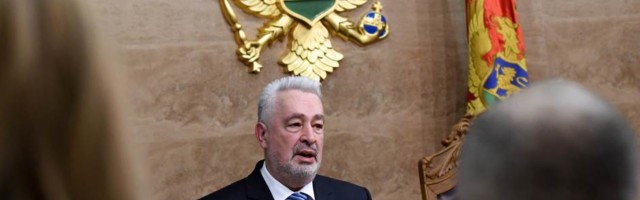 Izglasana nova Vlada Crne Gore, Zdravko Krivokapić izabran za premijera
