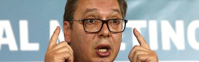 VUČIĆ I IGLA: "Vakcinisaću se, ali juče" (VIDEO)