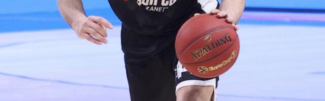 Magija Miloša Teodosića: Uz zvuk sirene sa skoro POLA TERENA /VIDEO/