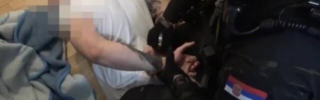 UZ PRETNJU PIŠTOLJEM OTEO VIŠE OD MILION DINARA! Uhapšen razbojnik u Novom Sadu, OPLJAČKAO KLADIONICU (VIDEO/FOTO)