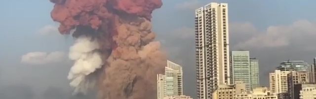 (VIDEO) Neverovatan prizor eksplozija u Bejrutu: Eksplodirala je luka, čitav grad se zatresao, a detonacija je odjeknula čitavom zemljom
