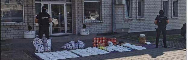 Ovo je zaplenjenjeni amfetamin koji je zaplenjen u Beogradu! Pronađene dve laboratorije, zaplenjeno 2.800 tableta ekstazija! (FOTO)