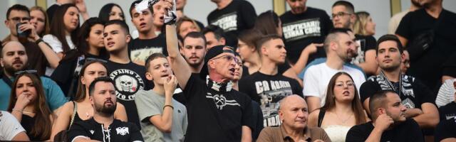 Žurka na Tašu! Kasni drugo poluvreme, “grobari” luduju uz koncert Grupe JNA (VIDEO)
