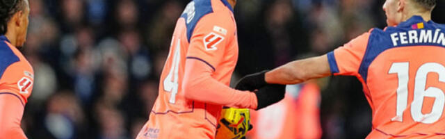 Фудбалери Барселоне поражени од Сосиједада, Реал само на „минус један"