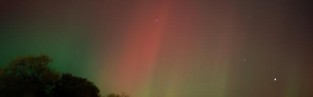 Aurora borealis sinoć obasjala Brač (VIDEO)