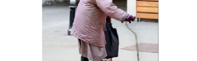 Старије жене најчешће дискриминисане у болницама и банкама