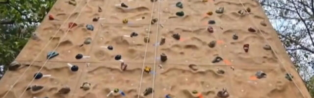 Nema mature bez penjanja uz zid: Škola uvela šokantan završni ispit, plaše ga se i odrasli (VIDEO)