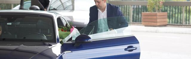 "Otac je morao da proda zadnji auto": Pevač zbog kocke i poroka prošao kroz pakao