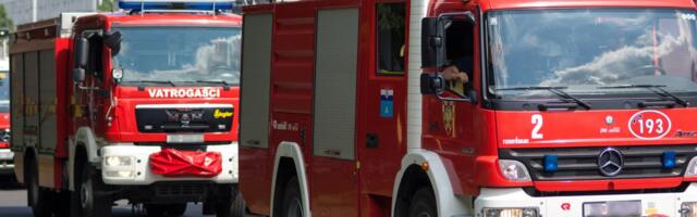 Poznato zašto su vatrogasci dojurili u centar Novog Sada: Građani se okupili i nemo posmatraju prizor