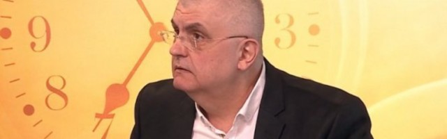 ČANAK POSLAO BRUTALNU PORUKU: Kad bi neko rekao da Fajzerova vakcina sadrži vijagru i garantuje erekciju, bilo bi više vakcinisanih!