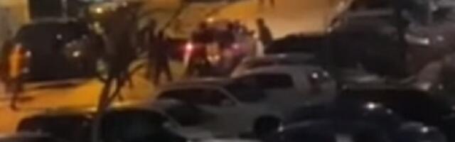 Tuča Delija i navijača Budućnosti u Baru (VIDEO)