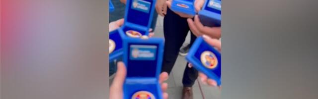 PONOSNI STUDENTI KOJI ŽELE DA UČE: Zahvalnice kao znak za njihovu istrajnost (VIDEO)