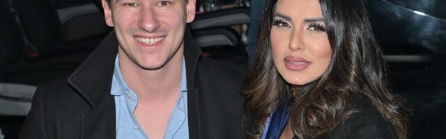 SVI POGLEDI UPRTI U TANJU SAVIĆ! Pojavila se kao diva na koncertu Snežane Đurišić, a mlađi pilot je ne ispušta iz vida...