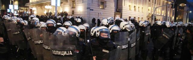 U toku je privođenje studenata po kućama: Saopštili su studenti u blokadi