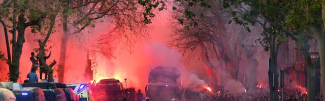 Haos u Barseloni: Huligani napali autobus sa igračima Atletika (VIDEO)