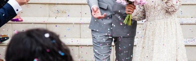 Ludačka borba za bidermajer! Tri devojke završile na podu, društvene mreže preplavio snimak neviđene blamaže (VIDEO)