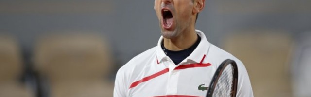 (UŽIVO) NOLE NAPADA FINALE PARIZA! Meč je počeo! Nole spasao četiri brejk lopte!