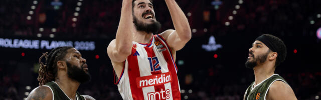 SUKOB NAKON MEČA: Nikola Kalinić ušao u žustru raspravu sa trenerom Bajerna! (VIDEO)