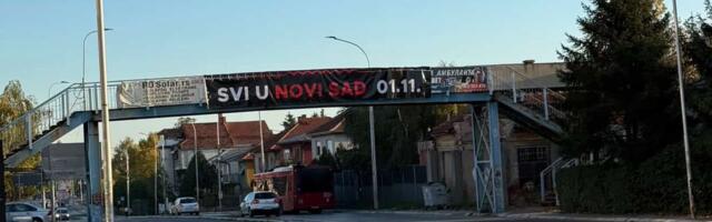 Radnici JKP „Šumadije“ ponovo uklanjaju banere?