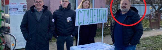 Oni traže podršku za izbore: Studenti blokaderi sa legitimacijom Demokratske stranke u džepu (FOTO)