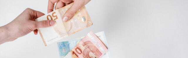 Званични курс: Евро стабилан на 117,29 динара