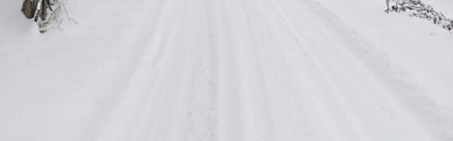 Deonica puta Nadrlje–Županjevac: Putevi su pod snegom i ledom i opasni za saobraćaj