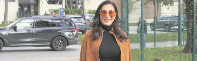 CECIN UNUK PEVA NA RUSKOM! Pevačica ne krije koliko je ponosna, a oglasio se i Veljko! Porodična idila u domu na Dedinju (VIDEO)