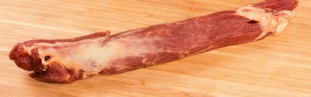 Šibenčanin izudarao komšiju komadom suvog mesa: Stigli policajci, usledio još veći haos!