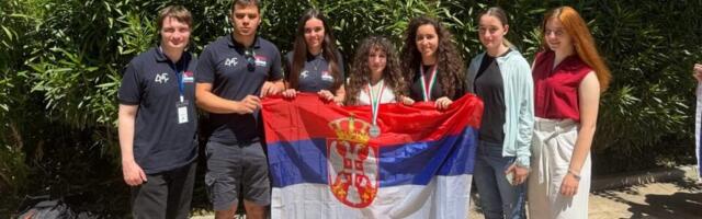Srbija među najboljima: Mlade programerke osvojile medalje u Italiji