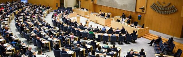 Švedska usvojila oštre propise o migrantima: Javni službenici kao doušnici i obaveza "lepog ponašanja"