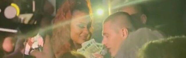 OVOLIKO PARA NISTE VIDELI U ŽIVOTU! Žena od Sultana držala gomilu love u rukama, DA LI JE OVO NAJVEĆI BAKŠIŠ IKADA?