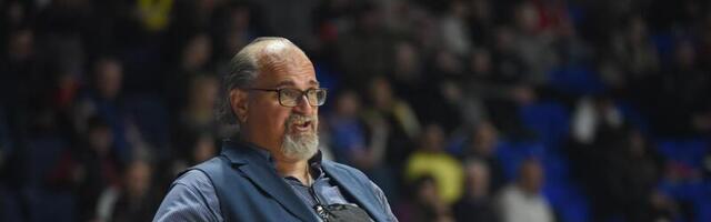 "Igramo protiv NAJTROFEJNIJEG TRENERA" Trener Budućnosti oprezan pred derbi kola sa Partizanom i hvali Obradovića