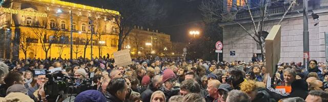 Opozicija da ne prihvati mandate