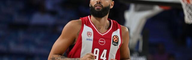 Evan Furnije u Beograd stigao sa majicom koja nosi tužnu priču