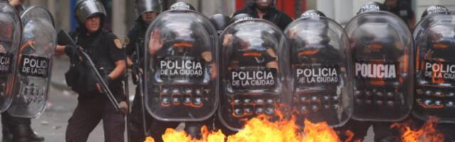 Сукоби испред аргентинског Конгреса због реформе рада, ухапшено више од 30 особа