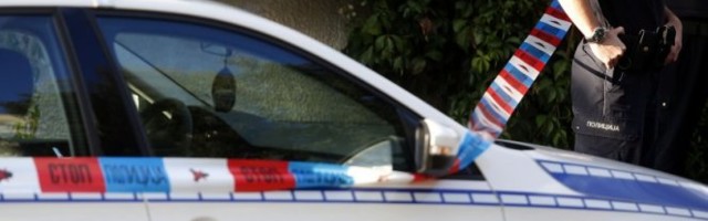 BMW SLETEO SA PUTA PA SE ZAKUCAO U BETONSKI ZID! Stradao muškarac, ali zbog izjave druge osobe u vozilu NE ZNA SE KO JE BIO VOZAČ!