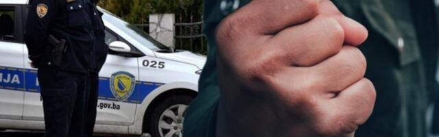 NAPAO STRICA SEKIROM PA ONDA UČINIO NEŠTO NEČUVENO! U napadu besa uništio i automobil - u policijskoj stanici hteo da skoči sa TREĆEG SPRATA!