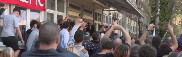 "Policija tukla sve - devojke, novinare, studente…"