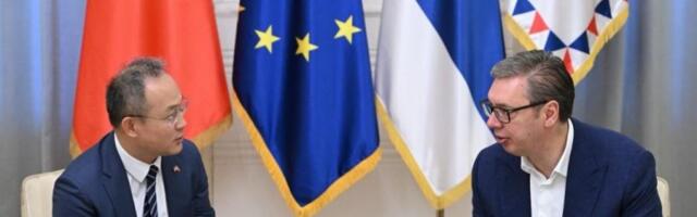 VUČIĆ SE SASTAO SA AMBASADOROM KINE: "Posebno sam istakao značaj kontinuiranih investicija u našu zemlju!" (FOTO)