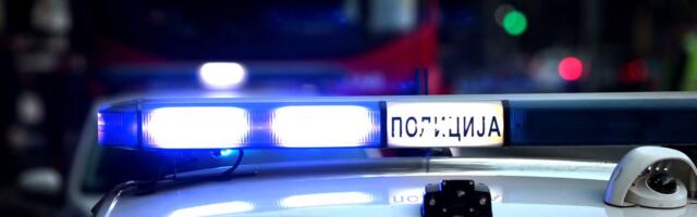 Udes u Novom Sadu: Jedno vozilo prevrnuto