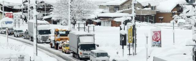 Sneg paralisao ovaj deo Evrope, kolone vozila duge su 20 km: Snimci su nestvarni, kao u horor filmu! (VIDEO)